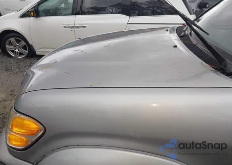 2002 Toyota Sequoia Sr5 z USA, uszkodzony, nr VIN 5TDBT44AX2S106224